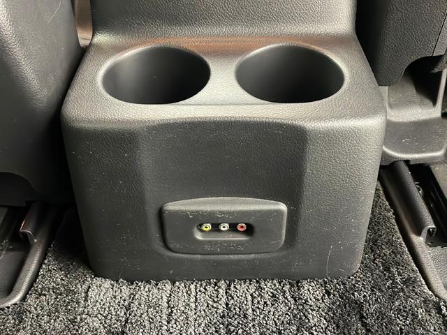 エルグランド ２５０ハイウェイスタープレミアム　純正ナビ　全方位カメラ　フリップダウンモニター　クルコン　　コーナーセンサー　革シート　両側パワスラ　前席パワーシート　シートヒーター　ＬＥＤライト　社外アルミホイールタイヤ　ビルトインＥＴＣ（80枚目）