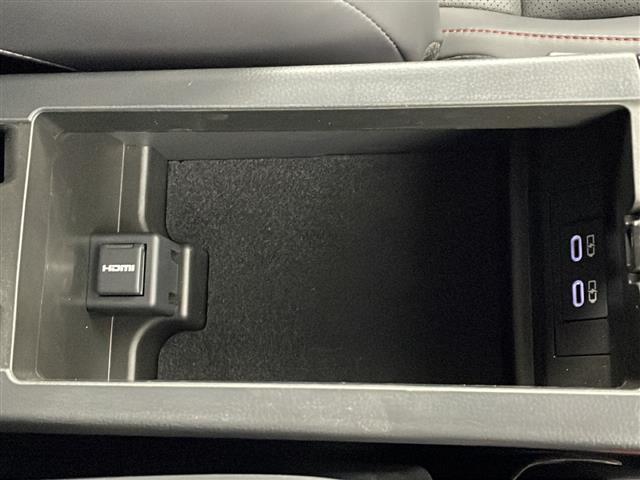 プリウス Ｚ　純正１２．３インディスプレイナビオーディオ　パノラミックビューモニター　トヨタセーフティセンス　デジタルインナーミラー　パワーバックドア　革シート　ＥＴＣ２．０　モデリスタエアロ（32枚目）