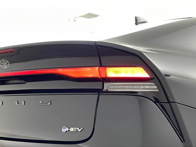 プリウス Ｚ　純正１２．３インディスプレイナビオーディオ　パノラミックビューモニター　トヨタセーフティセンス　デジタルインナーミラー　パワーバックドア　革シート　ＥＴＣ２．０　モデリスタエアロ（45枚目）