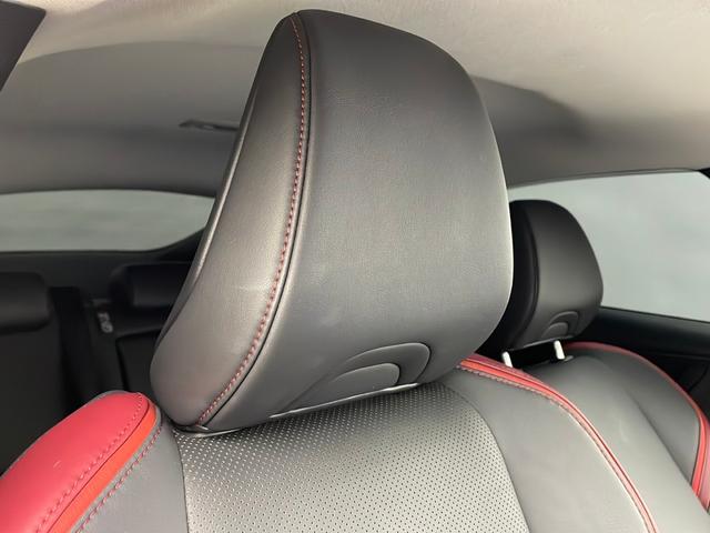 プリウス Ｚ　純正１２．３インディスプレイナビオーディオ　パノラミックビューモニター　トヨタセーフティセンス　デジタルインナーミラー　パワーバックドア　革シート　ＥＴＣ２．０　モデリスタエアロ（56枚目）