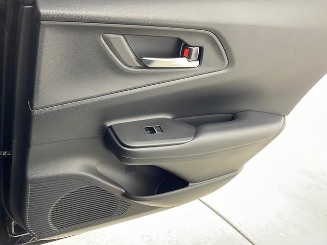 プリウス Ｚ　純正１２．３インディスプレイナビオーディオ　パノラミックビューモニター　トヨタセーフティセンス　デジタルインナーミラー　パワーバックドア　革シート　ＥＴＣ２．０　モデリスタエアロ（75枚目）