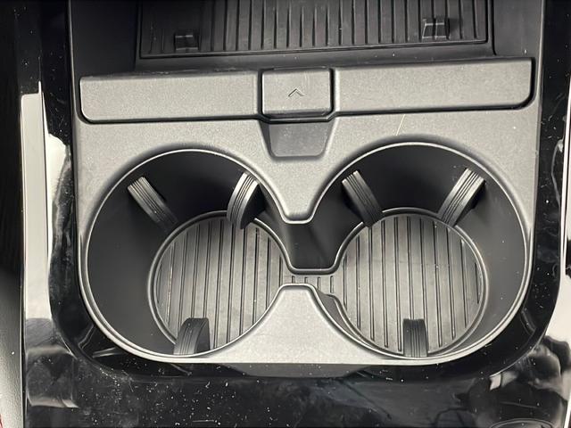 プリウス Ｚ　純正１２．３インディスプレイナビオーディオ　パノラミックビューモニター　トヨタセーフティセンス　デジタルインナーミラー　パワーバックドア　革シート　ＥＴＣ２．０　モデリスタエアロ（77枚目）