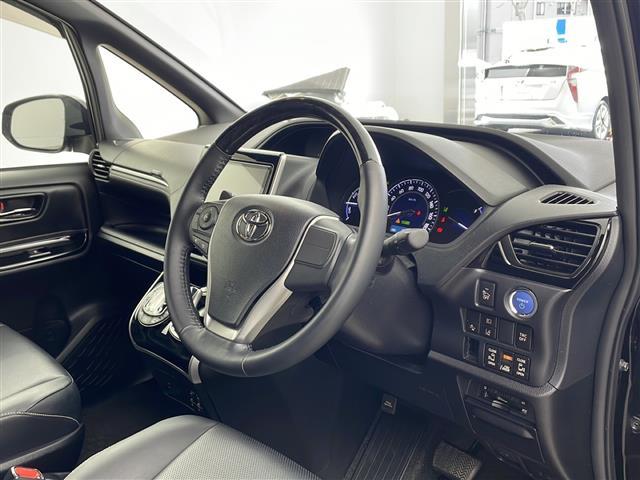 エスクァイア ハイブリッドGi 純正ナビ TV バックカメラ 両側パワースライドドア プリクラッシュセーフティ レーンディパーチャーアラート オートマチックハイビーム ドライブレコーダー LEDヘッドライト 革シート シートヒーター(8枚目)