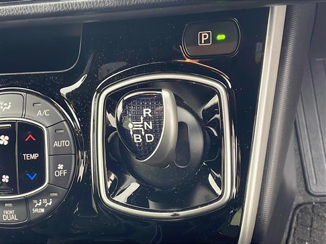 エスクァイア ハイブリッドGi 純正ナビ TV バックカメラ 両側パワースライドドア プリクラッシュセーフティ レーンディパーチャーアラート オートマチックハイビーム ドライブレコーダー LEDヘッドライト 革シート シートヒーター(28枚目)