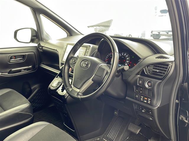 ノア Si ダブルバイビー 10型ナビ TV 12.1型後席モニター ETC 両側パワースライドドア ハーフレザー プリクラッシュセーフティ ドライブレコーダー LEDヘッドライト 純正16インチアルミホイール(8枚目)