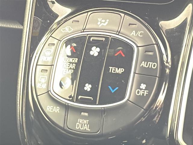 ノア Si ダブルバイビー 10型ナビ TV 12.1型後席モニター ETC 両側パワースライドドア ハーフレザー プリクラッシュセーフティ ドライブレコーダー LEDヘッドライト 純正16インチアルミホイール(29枚目)