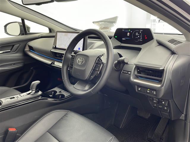 プリウス Ｚ　純正ナビ・パノラミックビューモニター・ビルトインＥＴＣ２．０・パワーバックドア・ワイヤレス充電・モデリスタエアロ・社外車高調・トヨタセーフティセンス・レザーシート・シートヒーター・エアシート（8枚目）