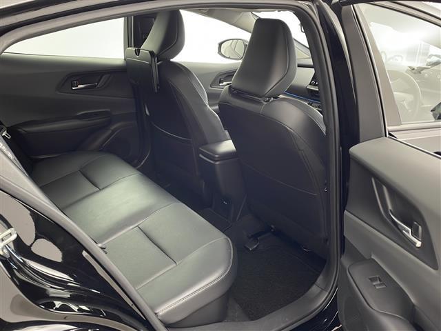 プリウス Ｚ　純正ナビ・パノラミックビューモニター・ビルトインＥＴＣ２．０・パワーバックドア・ワイヤレス充電・モデリスタエアロ・社外車高調・トヨタセーフティセンス・レザーシート・シートヒーター・エアシート（10枚目）