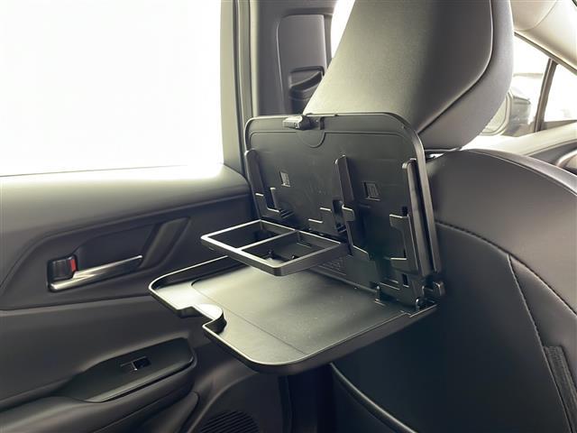 プリウス Ｚ　純正ナビ・パノラミックビューモニター・ビルトインＥＴＣ２．０・パワーバックドア・ワイヤレス充電・モデリスタエアロ・社外車高調・トヨタセーフティセンス・レザーシート・シートヒーター・エアシート（31枚目）