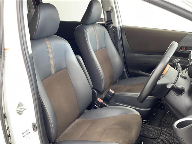 シエンタ Ｇ　クエロ　・ワンオーナー・純正９インチナビ・ビルトインＥＴＣ・両側パワースライドドア・フルセグＴＶ・ハーフレザー・全方位カメラ・トヨタセーフティセンス・ＬＥＤライト・オートライト・ＬＥＤライト・スマートキー（8枚目）