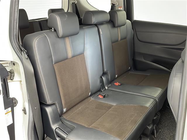 シエンタ Ｇ　クエロ　・ワンオーナー・純正９インチナビ・ビルトインＥＴＣ・両側パワースライドドア・フルセグＴＶ・ハーフレザー・全方位カメラ・トヨタセーフティセンス・ＬＥＤライト・オートライト・ＬＥＤライト・スマートキー（10枚目）