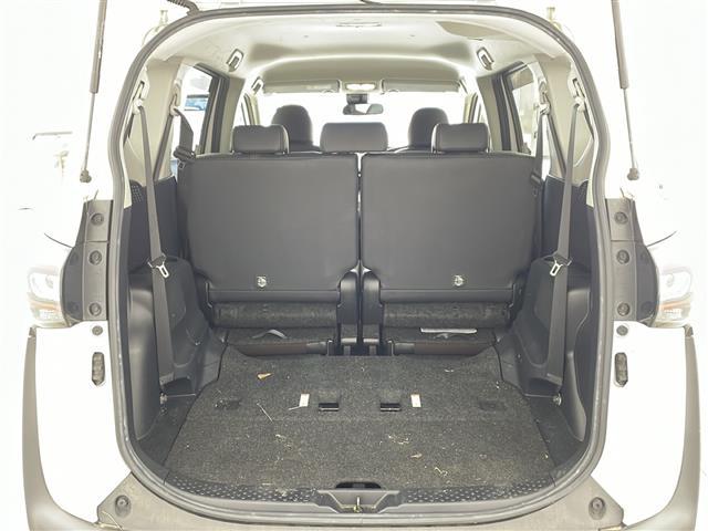 シエンタ Ｇ　クエロ　・ワンオーナー・純正９インチナビ・ビルトインＥＴＣ・両側パワースライドドア・フルセグＴＶ・ハーフレザー・全方位カメラ・トヨタセーフティセンス・ＬＥＤライト・オートライト・ＬＥＤライト・スマートキー（16枚目）