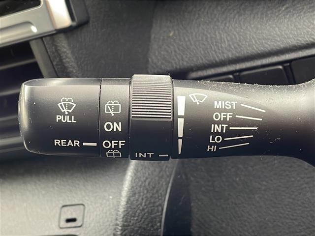 シエンタ Ｇ　クエロ　・ワンオーナー・純正９インチナビ・ビルトインＥＴＣ・両側パワースライドドア・フルセグＴＶ・ハーフレザー・全方位カメラ・トヨタセーフティセンス・ＬＥＤライト・オートライト・ＬＥＤライト・スマートキー（23枚目）