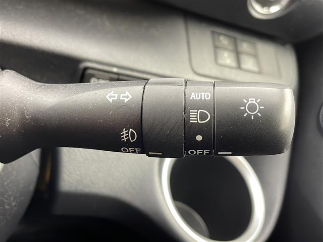 シエンタ Ｇ　クエロ　・ワンオーナー・純正９インチナビ・ビルトインＥＴＣ・両側パワースライドドア・フルセグＴＶ・ハーフレザー・全方位カメラ・トヨタセーフティセンス・ＬＥＤライト・オートライト・ＬＥＤライト・スマートキー（24枚目）