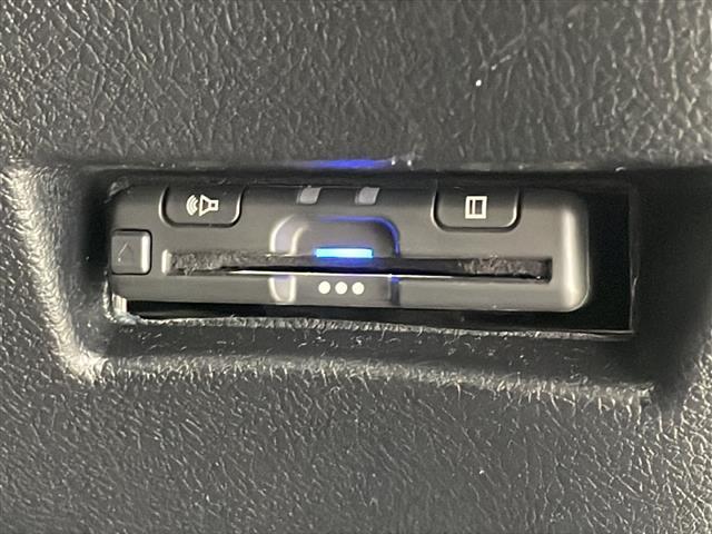 シエンタ Ｇ　クエロ　・ワンオーナー・純正９インチナビ・ビルトインＥＴＣ・両側パワースライドドア・フルセグＴＶ・ハーフレザー・全方位カメラ・トヨタセーフティセンス・ＬＥＤライト・オートライト・ＬＥＤライト・スマートキー（28枚目）