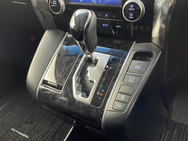 アルファード ２．５Ｓ　純正１０インチナビ・バックカメラ・純正１２．１インチフリップダウンモニター・ビルトインＥＴＣ・両側パワースライドドア・トヨタセーフティセンス・プリクラッシュセーフティ・レーダークルーズコントロール（26枚目）