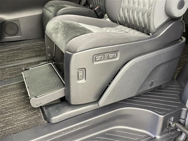 アルファード ２．５Ｓ　純正１０インチナビ・バックカメラ・純正１２．１インチフリップダウンモニター・ビルトインＥＴＣ・両側パワースライドドア・トヨタセーフティセンス・プリクラッシュセーフティ・レーダークルーズコントロール（34枚目）