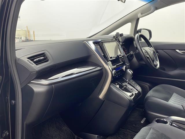 アルファード ２．５Ｓ　Ａパッケージ　９型ナビ　ＴＶ　バックカメラ　ビルトインＥＴＣ　両側パワースライドドア　プリクラッシュセーフティ　レーントレーシングアシスト　オートマチックハイビーム　ＬＥＤヘッドライト　オートライト　スペアタイヤ（12枚目）