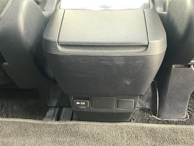 アルファード ２．５Ｓ　Ａパッケージ　９型ナビ　ＴＶ　バックカメラ　ビルトインＥＴＣ　両側パワースライドドア　プリクラッシュセーフティ　レーントレーシングアシスト　オートマチックハイビーム　ＬＥＤヘッドライト　オートライト　スペアタイヤ（35枚目）