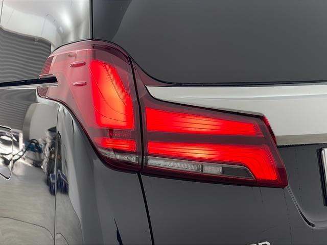 アルファード ２．５Ｓ　Ａパッケージ　９型ナビ　ＴＶ　バックカメラ　ビルトインＥＴＣ　両側パワースライドドア　プリクラッシュセーフティ　レーントレーシングアシスト　オートマチックハイビーム　ＬＥＤヘッドライト　オートライト　スペアタイヤ（46枚目）