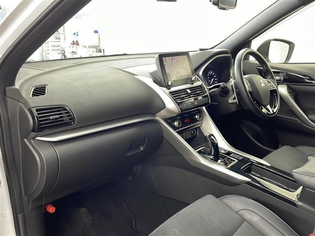 エクリプスクロスＰＨＥＶ Ｐ　純正ナビ　ＴＶ　マルチアラウンドモニター　シートヒーター　電気温水式ヒーター　レーダークルーズコントロール　ブラインドスポット　ルーフレール　ＡＣ１００Ｖ電源　ヘッドアップディスプレイ（11枚目）