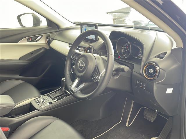 ＣＸ－３ ＸＤ　スーパー　エッジー　・衝突軽減ブレーキ・純正８．８インチＳＤナビ＆フルセグ＆ＢＴ＆ＵＳＢ＆ＤＶＤ・３６０°カメラ・スマートキー・プッシュスタート・ハーフレザーシート・前席シートヒーター・運転席パワーシート・ＢＳＭ・ＨＵＤ（8枚目）