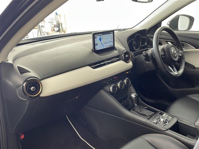 ＣＸ－３ ＸＤ　スーパー　エッジー　・衝突軽減ブレーキ・純正８．８インチＳＤナビ＆フルセグ＆ＢＴ＆ＵＳＢ＆ＤＶＤ・３６０°カメラ・スマートキー・プッシュスタート・ハーフレザーシート・前席シートヒーター・運転席パワーシート・ＢＳＭ・ＨＵＤ（12枚目）