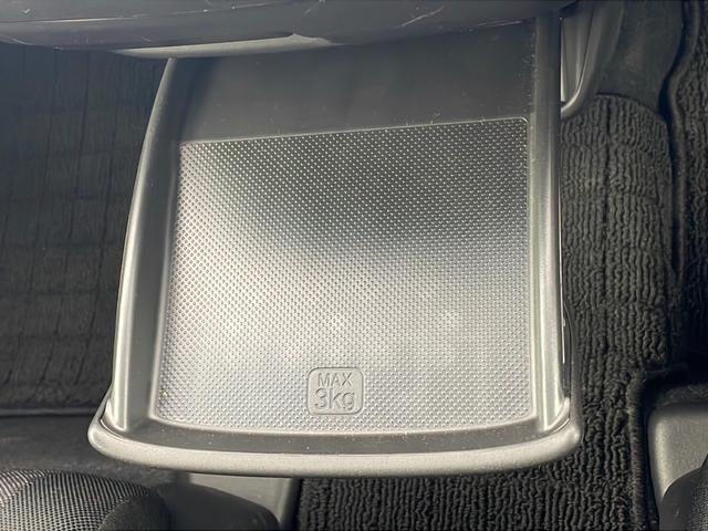 フリードハイブリッド ハイブリッド・Gブラックスタイル 純正ナビ TV バックカメラ ビルトインETC 両側パワースライドドア 衝突被害軽減ブレーキ レーダークルーズコントロール レーンキープアシスト シートヒーター 純正15インチアルミホイール LED(76枚目)