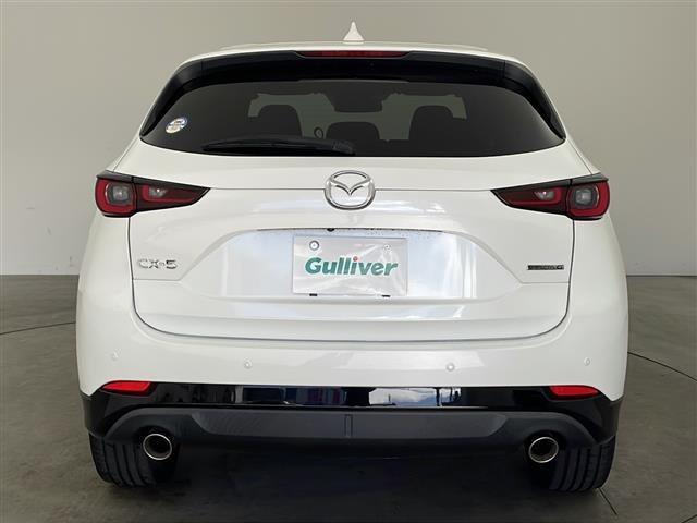ＣＸ－５ ２５Ｓ　スポーツアピアランス　純正ナビ・全方位カメラ・ＥＴＣ・置くだけ充電・ｉ－ＡＣＴＩＶＳＥＮＳＥ・黒革シート・全席シートヒーター・前席パワーシート・ドライバーアテンションアラート・レーダークルーズコントロール（5枚目）