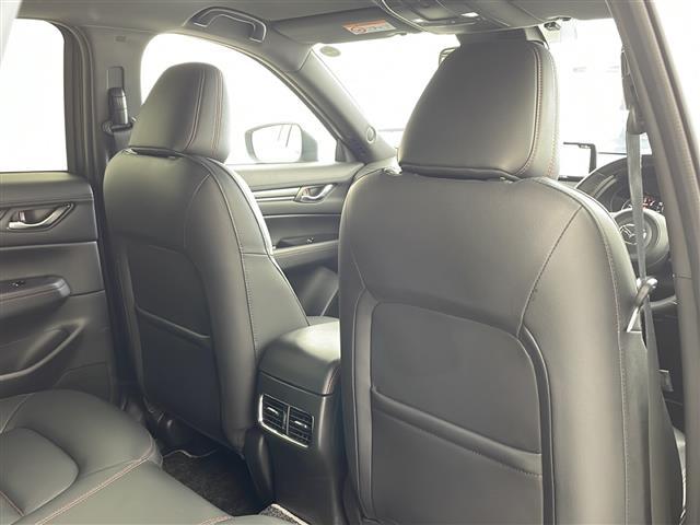 ＣＸ－５ ２５Ｓ　スポーツアピアランス　純正ナビ・全方位カメラ・ＥＴＣ・置くだけ充電・ｉ－ＡＣＴＩＶＳＥＮＳＥ・黒革シート・全席シートヒーター・前席パワーシート・ドライバーアテンションアラート・レーダークルーズコントロール（10枚目）