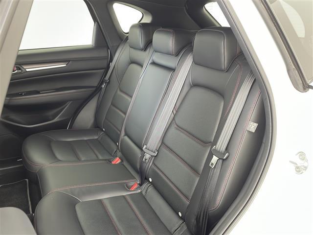ＣＸ－５ ２５Ｓ　スポーツアピアランス　純正ナビ・全方位カメラ・ＥＴＣ・置くだけ充電・ｉ－ＡＣＴＩＶＳＥＮＳＥ・黒革シート・全席シートヒーター・前席パワーシート・ドライバーアテンションアラート・レーダークルーズコントロール（15枚目）