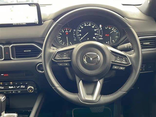 ＣＸ－５ ２５Ｓ　スポーツアピアランス　純正ナビ・全方位カメラ・ＥＴＣ・置くだけ充電・ｉ－ＡＣＴＩＶＳＥＮＳＥ・黒革シート・全席シートヒーター・前席パワーシート・ドライバーアテンションアラート・レーダークルーズコントロール（20枚目）