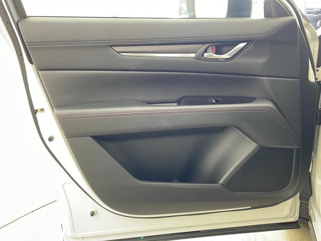 ＣＸ－５ ２５Ｓ　スポーツアピアランス　純正ナビ・全方位カメラ・ＥＴＣ・置くだけ充電・ｉ－ＡＣＴＩＶＳＥＮＳＥ・黒革シート・全席シートヒーター・前席パワーシート・ドライバーアテンションアラート・レーダークルーズコントロール（72枚目）