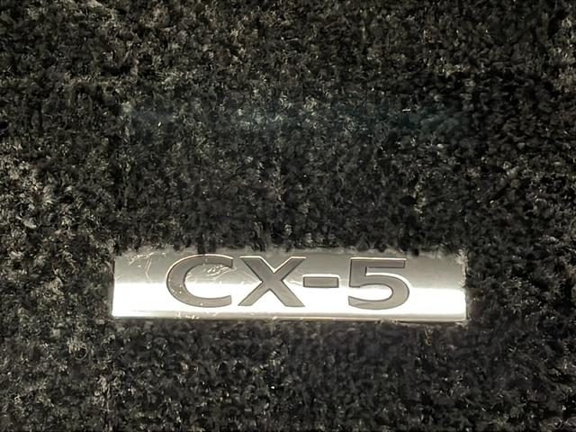 ＣＸ－５ ２５Ｓ　スポーツアピアランス　純正ナビ・全方位カメラ・ＥＴＣ・置くだけ充電・ｉ－ＡＣＴＩＶＳＥＮＳＥ・黒革シート・全席シートヒーター・前席パワーシート・ドライバーアテンションアラート・レーダークルーズコントロール（78枚目）