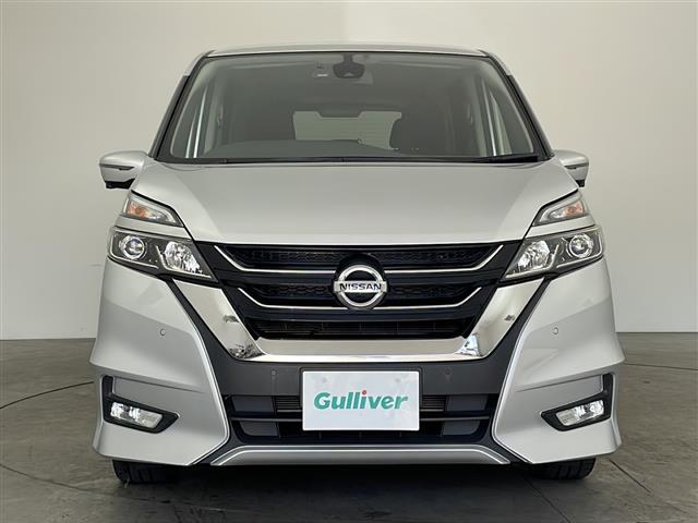 セレナ ハイウェイスター　Ｖセレクション　・エマージェンシーブレーキ・車線逸脱警報・コーナーセンサー・標識認識機能・純正ナビ＆フルセグ＆ＢＴ＆ＤＶＤ・アラウンドビューモニター・両側パワースライドドア・左側ハンズフリー機能・横滑り防止装置（4枚目）