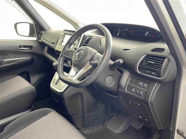 セレナ ハイウェイスター　Ｖセレクション　・エマージェンシーブレーキ・車線逸脱警報・コーナーセンサー・標識認識機能・純正ナビ＆フルセグ＆ＢＴ＆ＤＶＤ・アラウンドビューモニター・両側パワースライドドア・左側ハンズフリー機能・横滑り防止装置（8枚目）