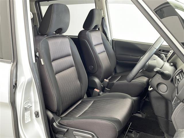 セレナ ハイウェイスター　Ｖセレクション　・エマージェンシーブレーキ・車線逸脱警報・コーナーセンサー・標識認識機能・純正ナビ＆フルセグ＆ＢＴ＆ＤＶＤ・アラウンドビューモニター・両側パワースライドドア・左側ハンズフリー機能・横滑り防止装置（9枚目）