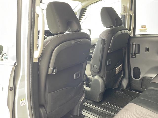 セレナ ハイウェイスター　Ｖセレクション　・エマージェンシーブレーキ・車線逸脱警報・コーナーセンサー・標識認識機能・純正ナビ＆フルセグ＆ＢＴ＆ＤＶＤ・アラウンドビューモニター・両側パワースライドドア・左側ハンズフリー機能・横滑り防止装置（15枚目）