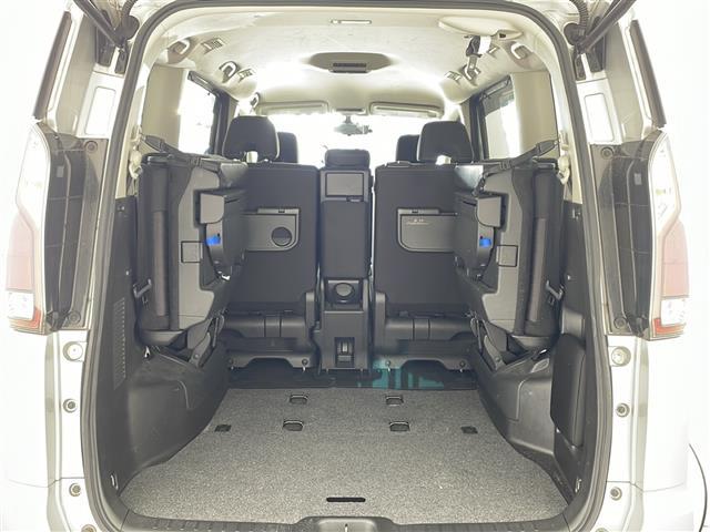 セレナ ハイウェイスター　Ｖセレクション　・エマージェンシーブレーキ・車線逸脱警報・コーナーセンサー・標識認識機能・純正ナビ＆フルセグ＆ＢＴ＆ＤＶＤ・アラウンドビューモニター・両側パワースライドドア・左側ハンズフリー機能・横滑り防止装置（20枚目）