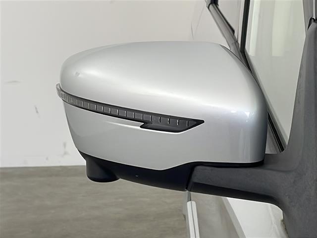 セレナ ハイウェイスター　Ｖセレクション　・エマージェンシーブレーキ・車線逸脱警報・コーナーセンサー・標識認識機能・純正ナビ＆フルセグ＆ＢＴ＆ＤＶＤ・アラウンドビューモニター・両側パワースライドドア・左側ハンズフリー機能・横滑り防止装置（40枚目）