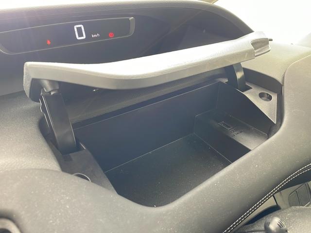 セレナ ハイウェイスター　Ｖセレクション　・エマージェンシーブレーキ・車線逸脱警報・コーナーセンサー・標識認識機能・純正ナビ＆フルセグ＆ＢＴ＆ＤＶＤ・アラウンドビューモニター・両側パワースライドドア・左側ハンズフリー機能・横滑り防止装置（74枚目）