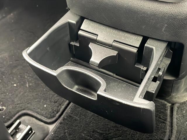 セレナ ハイウェイスター　Ｖセレクション　・エマージェンシーブレーキ・車線逸脱警報・コーナーセンサー・標識認識機能・純正ナビ＆フルセグ＆ＢＴ＆ＤＶＤ・アラウンドビューモニター・両側パワースライドドア・左側ハンズフリー機能・横滑り防止装置（75枚目）