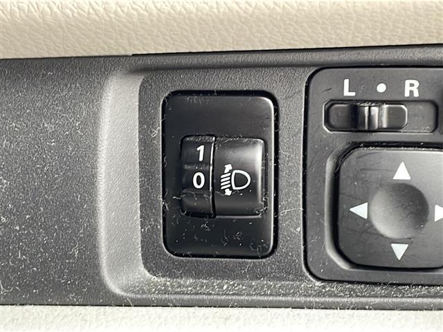 デイズ J 純正7インチSDナビ AUX CD フルセグTV ETC 電動格納ミラー 純正フロアマット ドアバイザー スペアキー(28枚目)