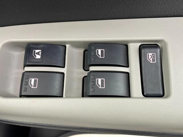 ヘッドライト専用ガラスコーティング『ヘッドライトコート』はガラス被膜で黄ばみなどの表面劣化の予防や発止効果で汚れの付着を抑制する効果が期待できます。