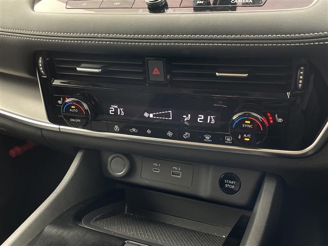 エクストレイル Ｘ　・プロパイロット・デジタルインナーミラー・１２．３インチメーカーナビ＆フルセグ＆ＢＴ＆ＵＳＢ・アラウンドビューモニター・純正前後ドライブレコーダー・ステアリングリモコン・ステアリングヒーター・ＥＴＣ（22枚目）