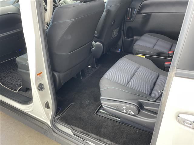 ヴォクシー ZS 煌II アルパイン11型ナビ バックカメラ Toyota Safety Sense C 両側パワースライドドア 純正アルミホイールタイヤ LEDヘッドライト ドラレコ インテリアイルミネーション スペアキー(15枚目)