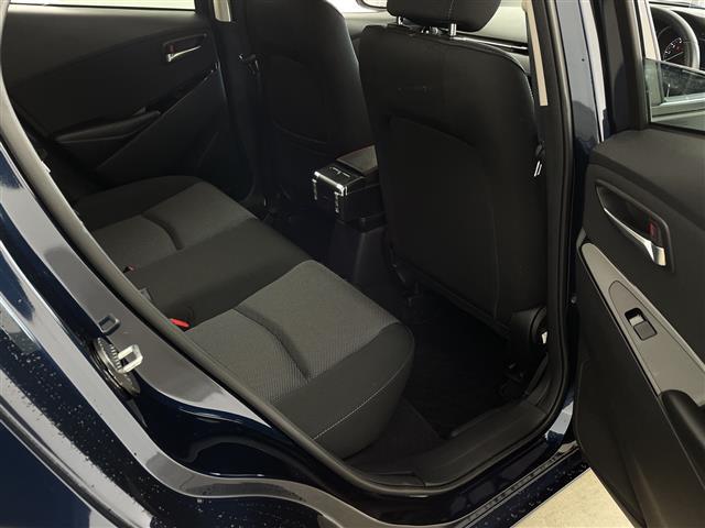 デミオ １３Ｓツーリング　マツダコネクトナビ　マツダスピードエアロ　ＢＳＭ　バックカメラ　ＨＵＤ　衝突軽減ブレーキ　シートヒーター　純正１５インチＡＷ　ＥＴＣ　ＢＴ　ドライブレコーダー　プッシュスタート　ＬＥＤヘッドライト（10枚目）