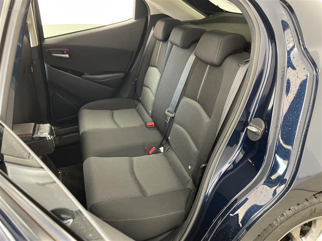 デミオ １３Ｓツーリング　マツダコネクトナビ　マツダスピードエアロ　ＢＳＭ　バックカメラ　ＨＵＤ　衝突軽減ブレーキ　シートヒーター　純正１５インチＡＷ　ＥＴＣ　ＢＴ　ドライブレコーダー　プッシュスタート　ＬＥＤヘッドライト（15枚目）