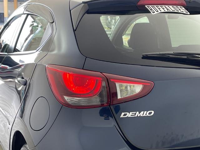 デミオ １３Ｓツーリング　マツダコネクトナビ　マツダスピードエアロ　ＢＳＭ　バックカメラ　ＨＵＤ　衝突軽減ブレーキ　シートヒーター　純正１５インチＡＷ　ＥＴＣ　ＢＴ　ドライブレコーダー　プッシュスタート　ＬＥＤヘッドライト（44枚目）