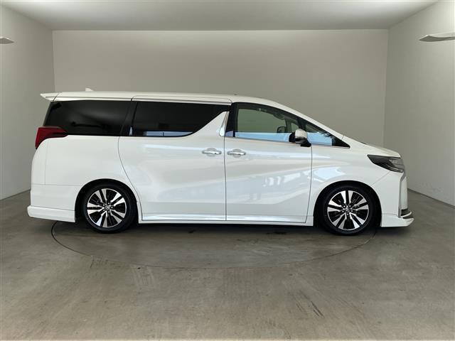 アルファード ２．５Ｓ　Ｃパッケージ　純正９型ナビ　フリップダウン　サンルーフ　デジタルインナーミラー　社外エアロ・マフラー　Ｂカメラ　ＢＳＭ　ＰＣＳ　衝突軽減　レーダーＣ　３眼ＬＥＤ　ＬＴＡ　前後ドラレコ　両側電動　ＤＶＤ　ＴＶ　ＥＴＣ（6枚目）